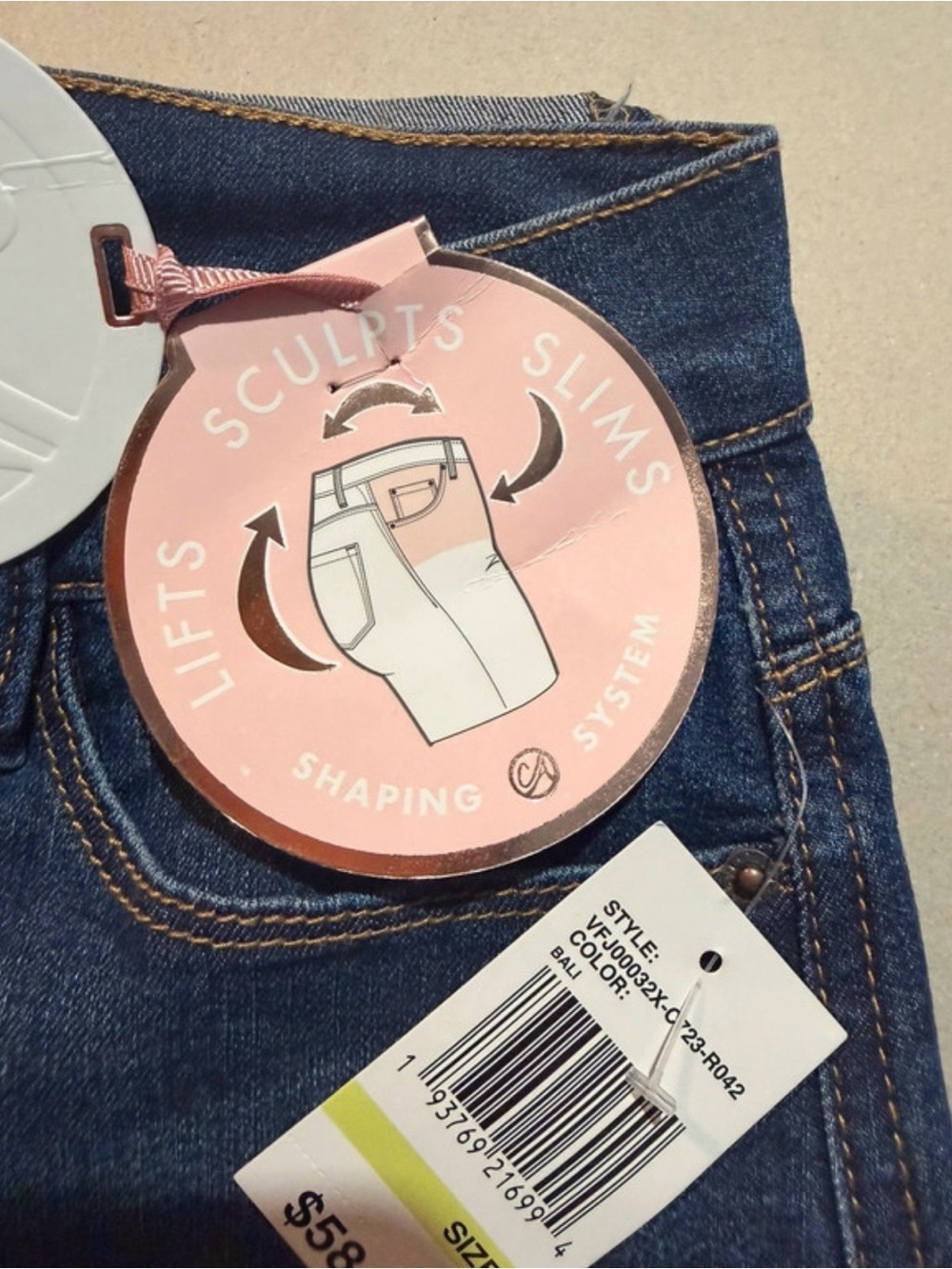 Women’s Curve Appeal Shorts - Picture 4 of 5